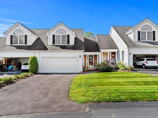 Condo for sale in Central Woolen Mills District, Uxbridge