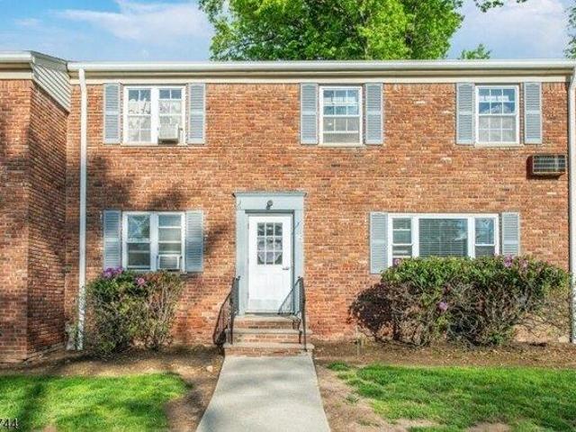 Condo for sale in Wedgewood Gardens, Verona