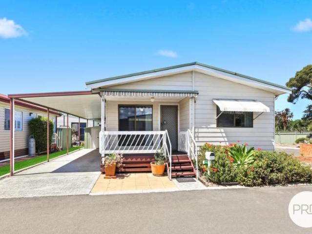 Villa for sale in Kanahooka, Wollongong City Council