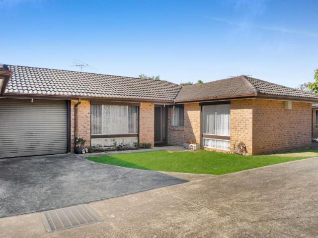 Villa for sale in Macquarie Fields, Sydney