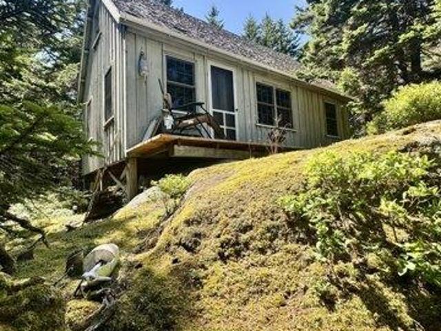 House for sale in Vinalhaven, Maine
