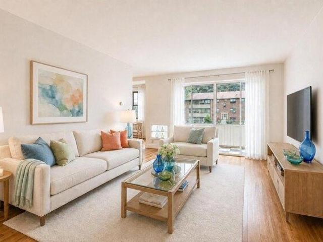 Condo for sale in Wakefield, Middlesex County