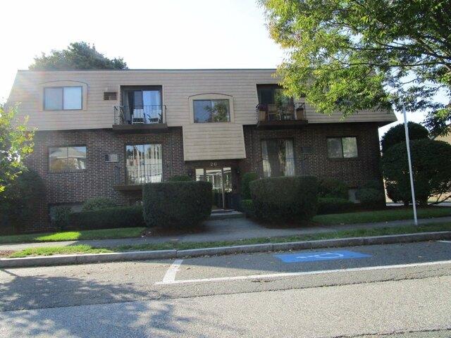 Condo for sale in Yale Avenue Historic District, Wakefield