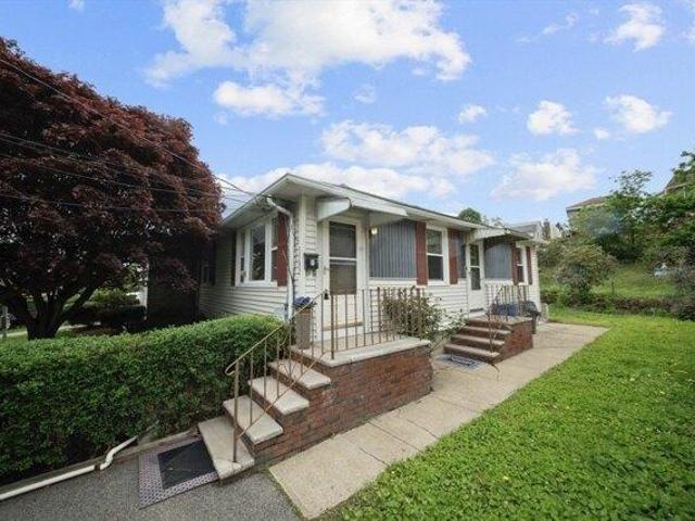 Condo for sale in Waltham, Massachusetts