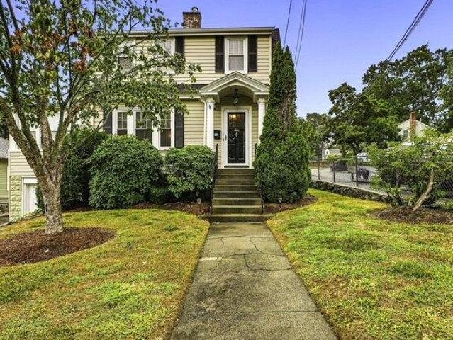 House for sale in Banks Square, Waltham