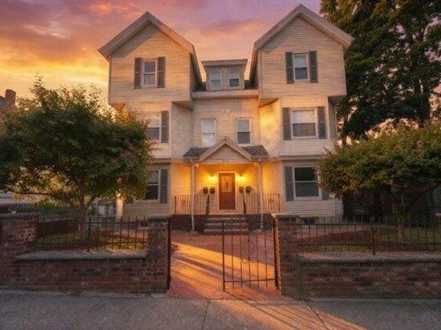 Condo for sale in Waltham, Massachusetts