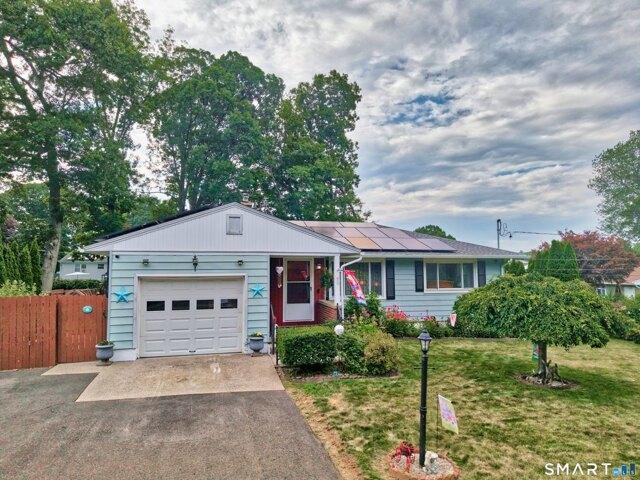 House for sale in East Farms, Waterbury
