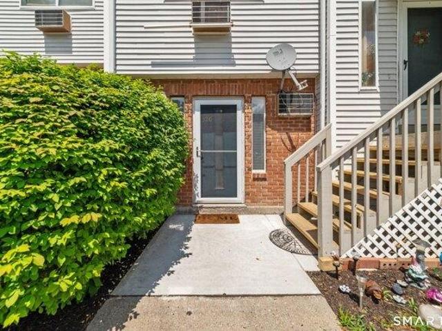 Condo for sale in Waterbury, Connecticut
