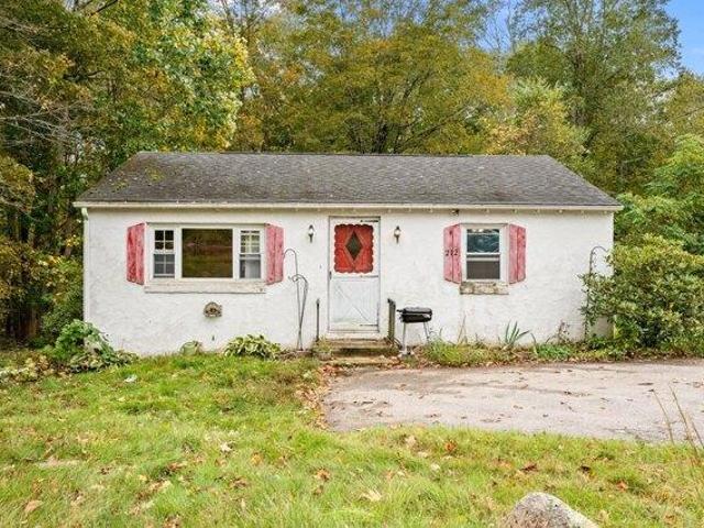 House for sale in Waterford, Connecticut