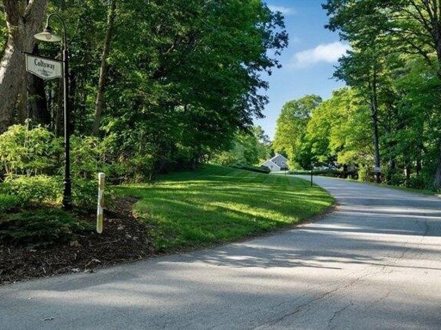 Condo for sale in Wayland, Massachusetts