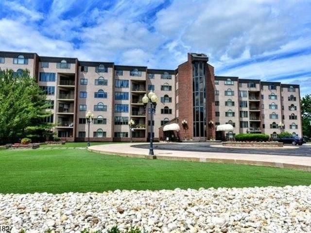 Condo for sale in Passaic, New Jersey