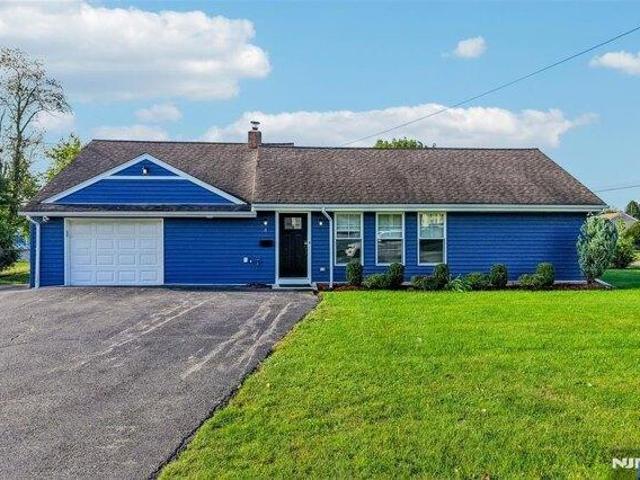 House for sale in Wayne, Passaic County