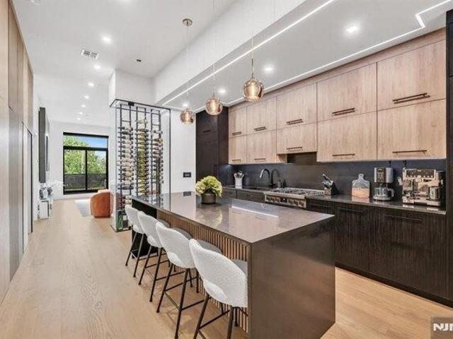 Condo for sale in Hudson, New Jersey