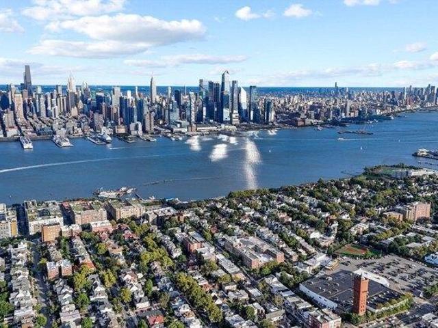 Condo for sale in Hudson, New Jersey
