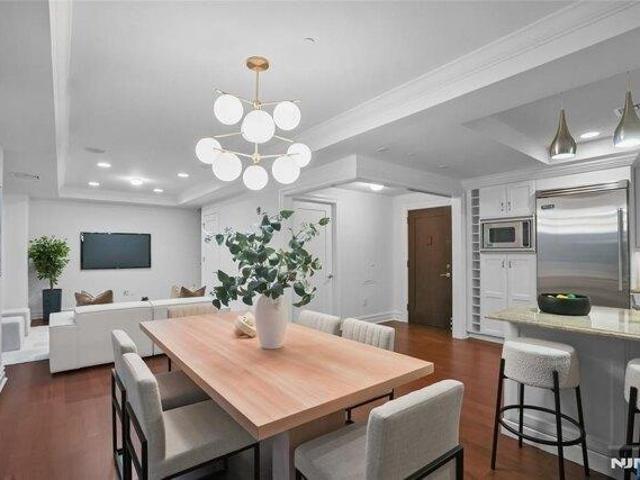 Condo for sale in Henley On Hudson, Weehawken