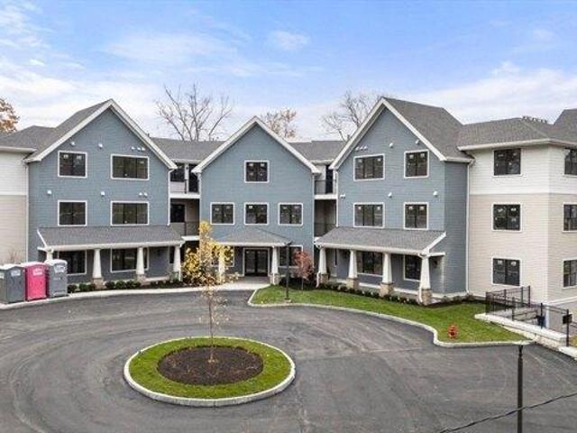 Condo for sale in Wellesley, Massachusetts