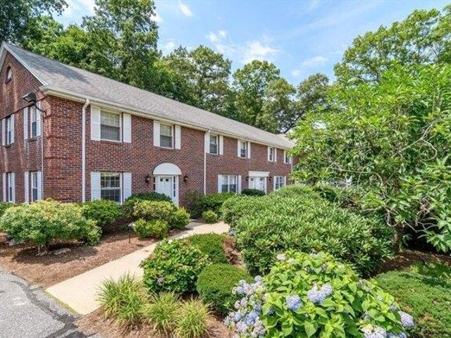 Condo for sale in Wellesley, Massachusetts