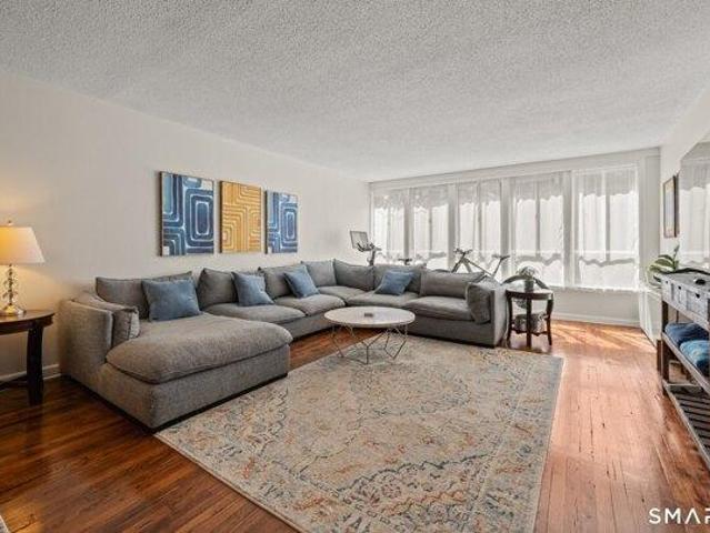 Condo for sale in West Hartford, Capitol Planning Region