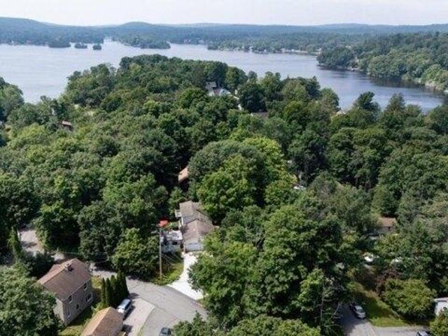 House for sale in Upper Greenwood Lake, West Milford