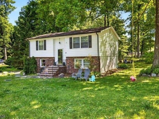 House for sale in Oak Ridge, West Milford