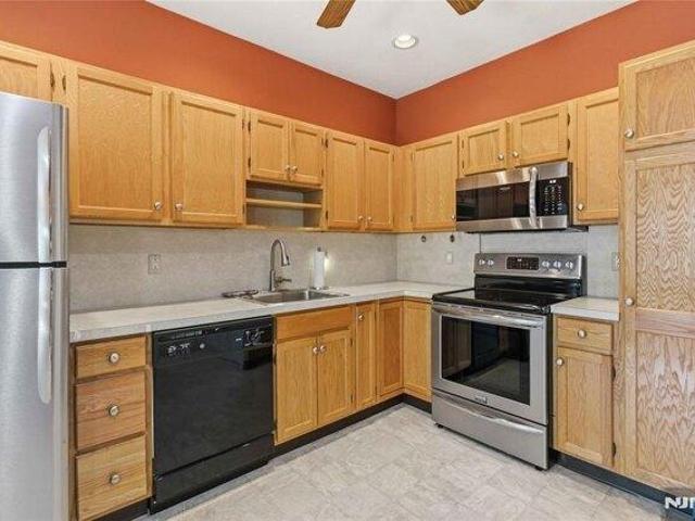 Condo for sale in Passaic, New Jersey