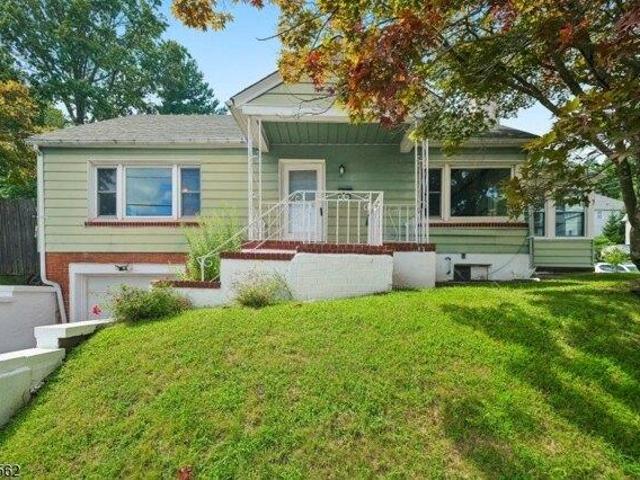 House for sale in West Orange, Essex County