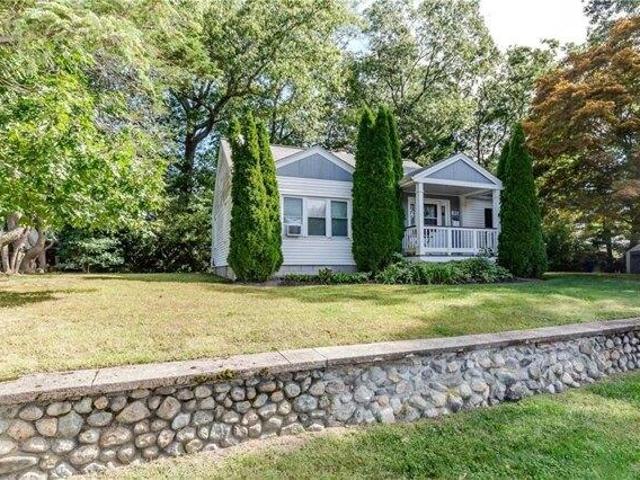 House for sale in West Warwick, Kent County