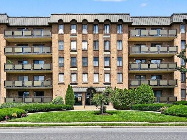 Condo for sale in Westbury
