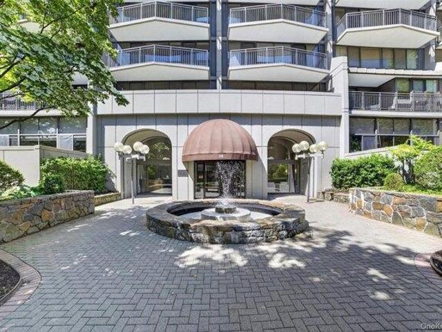 Condo for sale in White Plains, New York