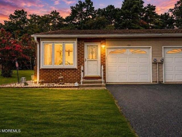 Condo for sale in Whiting, New Jersey