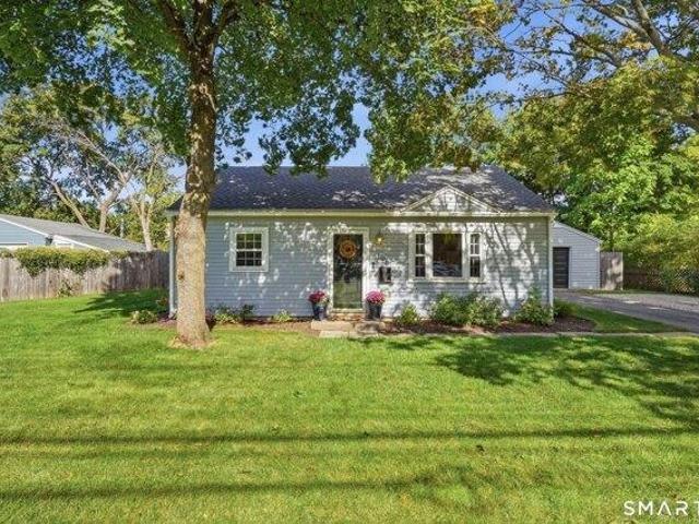 House for sale in Bull Run Corner, Windsor Locks