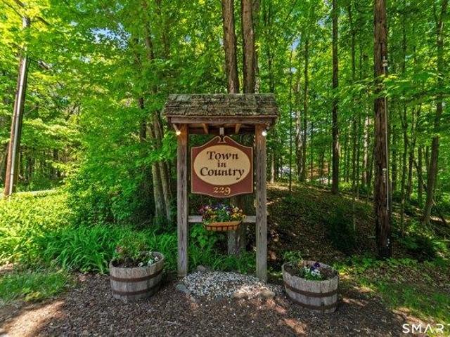 Condo for sale in Woodbury, Connecticut