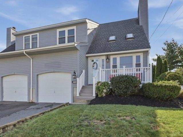 House for sale in Summit, Worcester