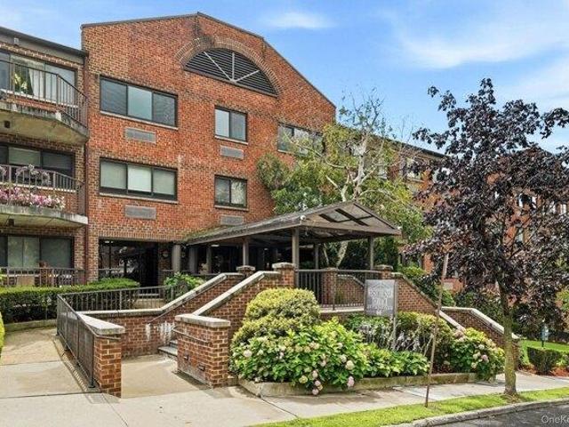Condo for sale in Glenwood, New York