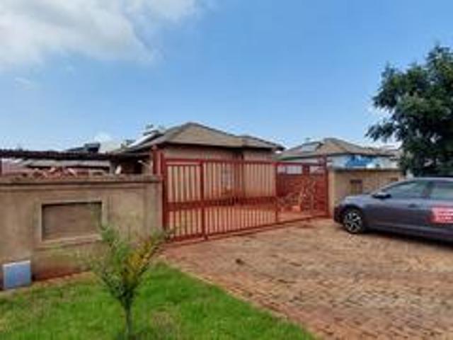 House for sale in Akasia, Gauteng