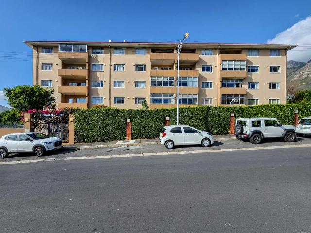 Apartment for rent in Cape Town Ward 77, Cape Town