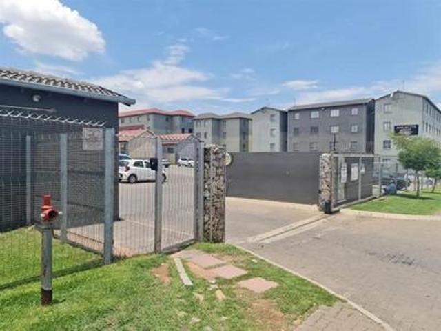 Apartment for sale in Nooitgedacht, Gauteng
