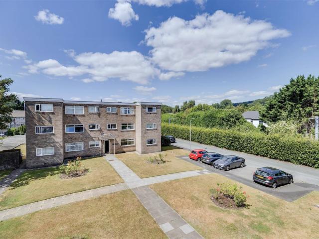 Apartment for rent in Falcon Lodge, Wales