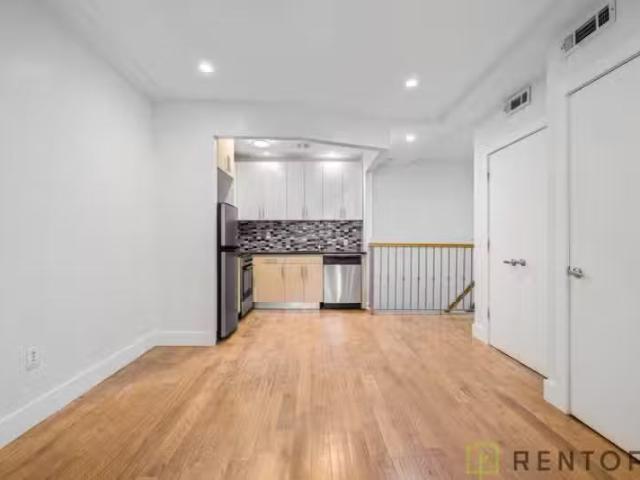 Apartment for rent in Ridgewood
