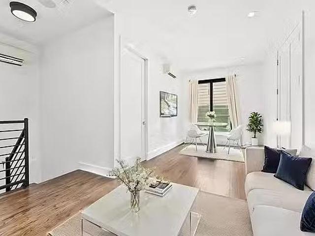 Apartment for rent in Ridgewood