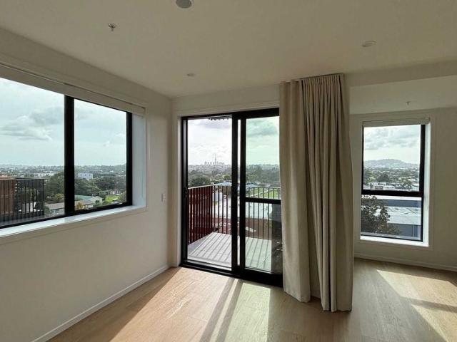 Apartment for rent in Point Chevalier, Albert-Eden