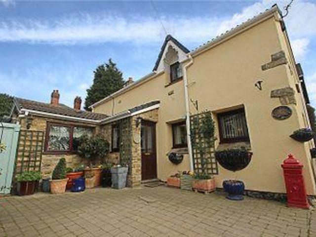 House for sale in Pontefract, West Yorkshire