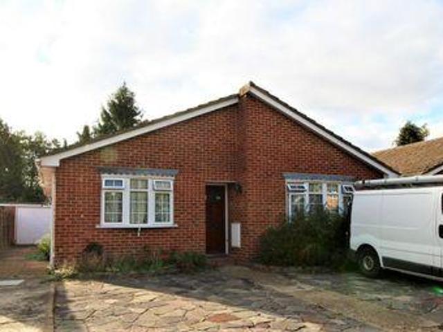 House for sale in Heol-las, Surrey