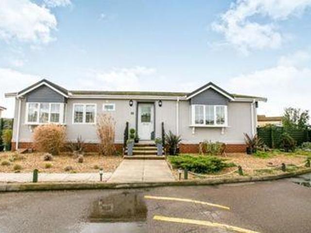 House for sale in Henlow, Bedfordshire