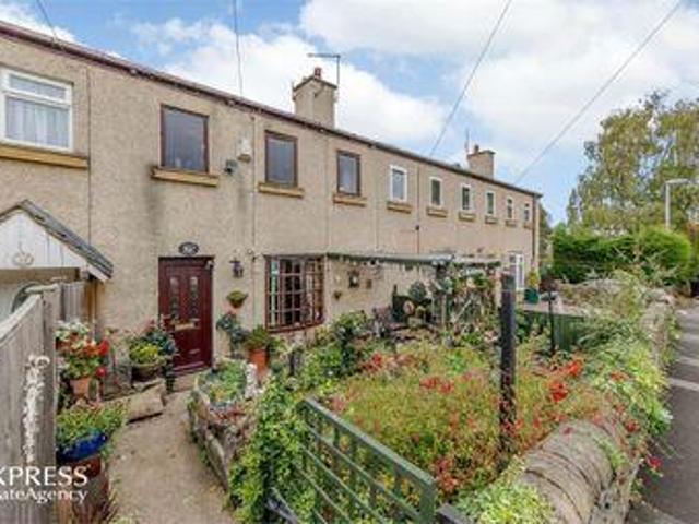 House for sale in Huddersfield, West Yorkshire