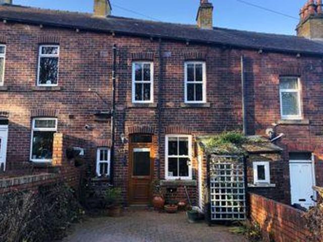 House for sale in Huddersfield, West Yorkshire