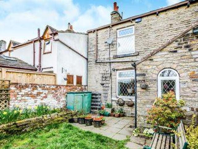 House for sale in Huddersfield, West Yorkshire