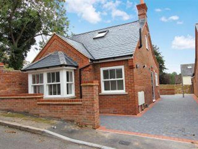 House for rent in Pouchen End, Hertfordshire