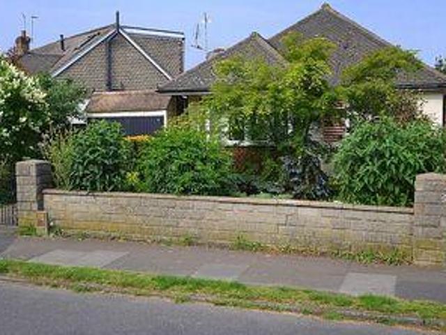 House for sale in Shepperton, Spelthorne