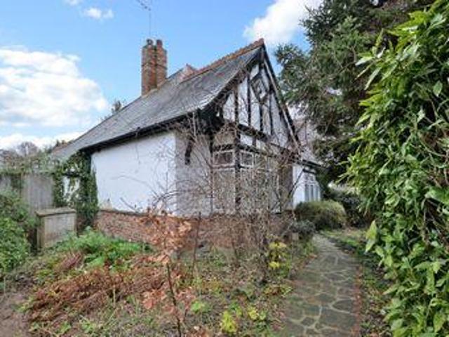 House for sale in Thames Ditton, Elmbridge